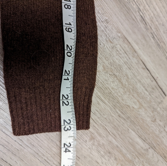 Worn twice, beautiful Brooks Brothers merino wool sweater, size xs, stunning - Picture 6 of 6